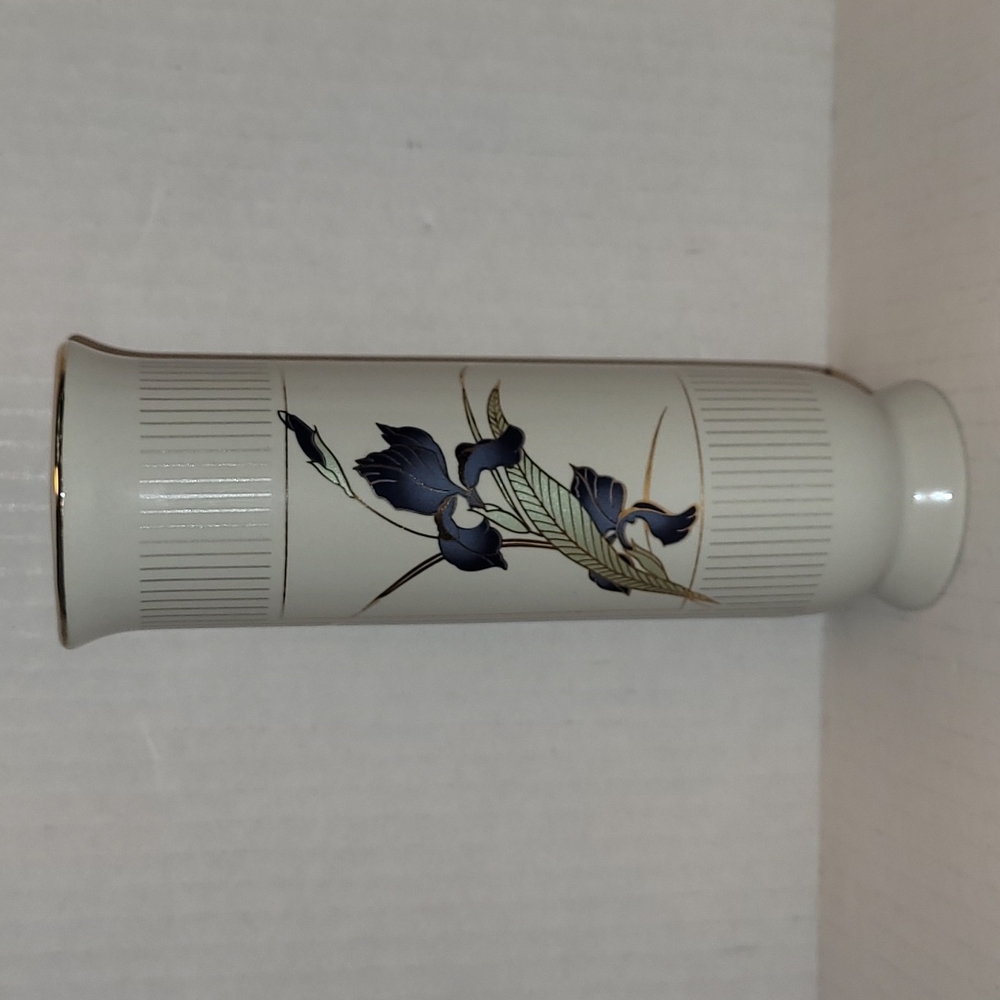 Vintage Otagiri Grand Iris Bud Vase